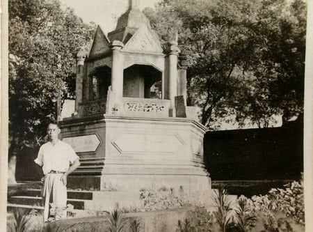 历史上秋瑾墓在70年间迁移了10次，第9次迁移最为令人痛心